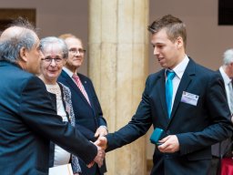 zaro_37_20170426_1200617877