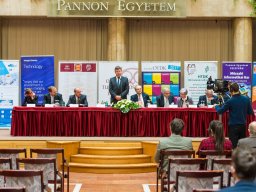 zaro_2_20170426_1949922271